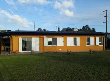 Casa · 90m² · 4 Ambientes · Casa en Venta - 2 Dorm. 1 Baño - 1.300 m² - Melchor Romero, La Plata