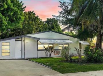 Casa · 110m² · 4 Ambientes · 2 Cocheras · Casa en Venta - 3 Dorm. 2 Baños - Cocheras - 585 m² - Fort Lauderdale, Florida