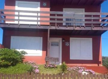 Casa · 140m² · 4 Ambientes · 1 Cochera · Casa en Venta - 3 Dorm. 2 Baños - Cochera - Las Toninas