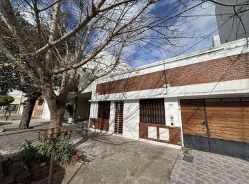 Casa · 70m² · 2 Dormitorios · Uruguay 3200