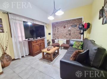 Casa · 146m² · 4 Ambientes · Venta de Casa de 4 Ambientes con Cochera, Patio y Terraza en Villa Dominico