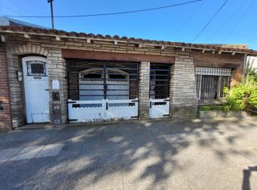 Casa · 226m² · 7 Ambientes · 1 Cochera · Casa en Block en Barrio San Juan