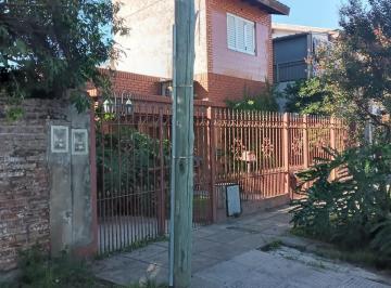 Casa · 200m² · 4 Ambientes · Casa en Moron Sur