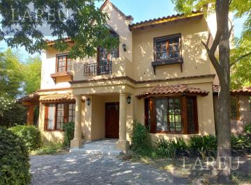 Casa · 350m² · 6 Ambientes · 2 Cocheras · Casa en Venta, Barrio Los Fresnos (Pilar)
