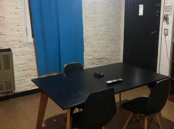 PH · 80m² · 4 Ambientes · PH de 4 Ambientes con Patio en Venta