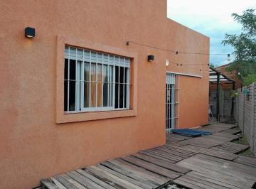 Casa · 49m² · 2 Ambientes · 1 Cochera · Casa en Venta - 1 Dormitorio 1 Baño - Cochera - 279 m² - Pergamino