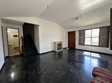 Casa · 130m² · 4 Ambientes · 3 Cocheras · Vendemos Casa 4 Ambientes en Martin Coronado
