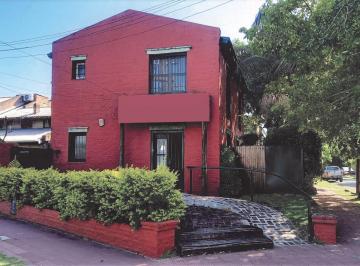 Casa · 181m² · 8 Ambientes · 5 Cocheras · Excelente Casa - Local en Venta en La Mejor Esquina de La Las Lomas de San Isidro