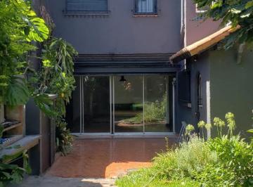 Casa · 350m² · 6 Ambientes · 2 Cocheras · Casa en Alquiler - en La Lucila, Entre Av Libertador y Las Vías
