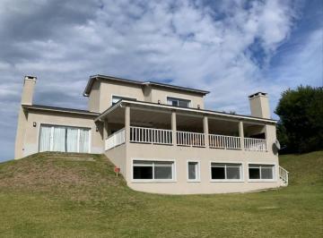 Casa · 330m² · 5 Ambientes · Casa en Venta en Golf 2, Cosata Esmeralda