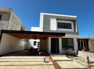Casa · 155m² · 4 Ambientes · 4 Cocheras · Casa en Docta