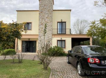 Casa · 198m² · 6 Ambientes · 2 Cocheras · Venta Casa - Campo Grande - Pilar