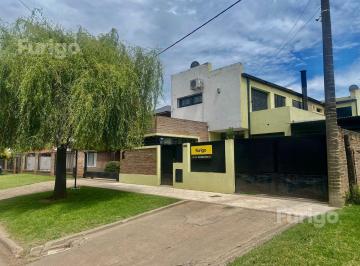 Casa · 195m² · 7 Ambientes · 2 Cocheras · Casa 3 Dorm. en Pérez