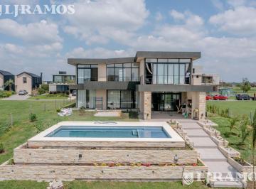 Casa · 376m² · 6 Ambientes · 3 Cocheras · Casa - Puertos del Lago