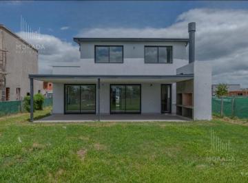 Casa · 155m² · 5 Ambientes · 1 Cochera · Casa en Venta Barrio San Pablo Pilar
