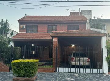 Casa · 300m² · 4 Ambientes · 3 Cocheras · Casa a La Venta en Villa Adelina