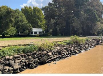 Casa de 5 ambientes, Tigre · 1ra. Sección del Delta. Lote Rellenado de 4.25 Ha con Casa Ppal. y de Caseros