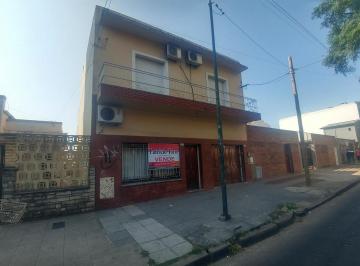 Casa · 217m² · 5 Ambientes · 1 Cochera · Venta Casa 2 Plantas en Ballester