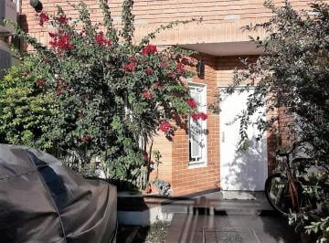 Casa · 104m² · 4 Ambientes · 1 Cochera · Casa - Ciudad Jardin del Palomar - Venta