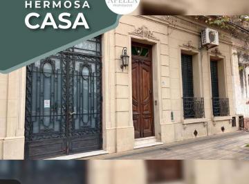 Casa · 199m² · 3 Dormitorios · 1 Cochera · Venta - Hermosa Casa Céntrica