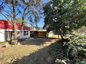 Casa de 6 ambientes, Córdoba · Esquina Comercial en Av Rafael Núñez - Oportunidad de Inversión con Alto Potencial