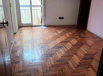 Departamento de 2 ambientes, Villa del Parque · 2 Amb a m de Cuenca, Shopping y Estación V del Parque