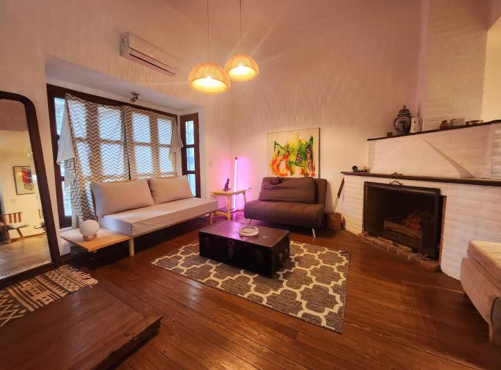 Casa · 150m² · 6 Ambientes · 1 Cochera