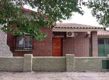 Casa · 93m² · 3 Ambientes · 2 Cocheras · Venta Casa - Llavallol Lomas de Zamora / Zona Sur