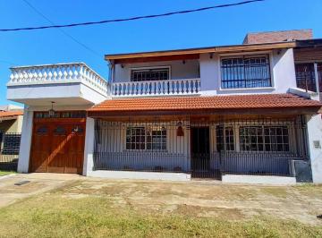 Casa · 250m² · 5 Ambientes · Casa en Ciudad Evita