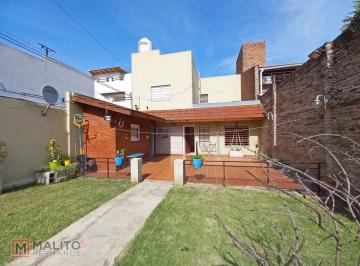 Foto · Venta Casa Lote Propio 6 Ambientes con Patio, Quincho y Garage en Villa Lugano