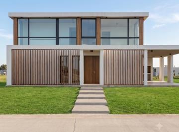Casa · 132m² · 4 Ambientes · Casa en Venta en Lares de Canning - Canning