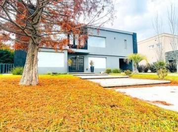 RRA-RR1-156_2 · Casa en Venta en Los Talas - Canning - Credito Hipotecario