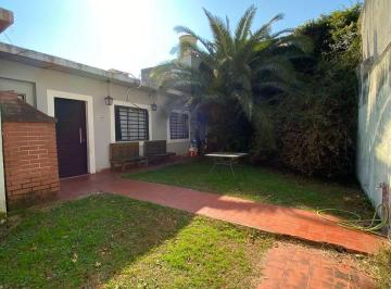 Casa de 4 ambientes, Quilmes · Casa PH, 4 Ambientes, con Hermoso Jardín, Quilmes Centro.