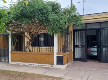 Casa · 200m² · 6 Ambientes · 2 Cocheras · Casa en Villa Nueva de Guaymallen