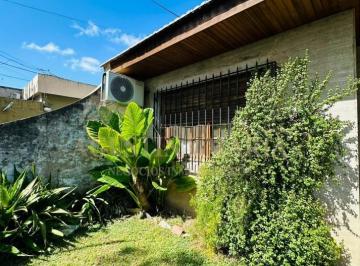 Casa · 80m² · 4 Ambientes · 4 Cocheras · Venta Casa 3 Ambientes