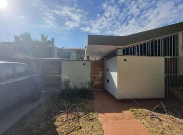 Casa · 271m² · 6 Ambientes · 2 Cocheras · Casa en Godoy Cruz