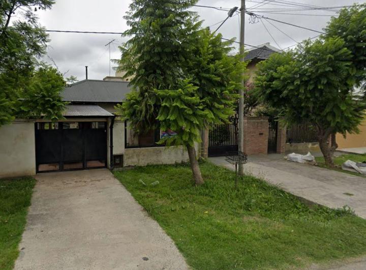 Casa · 120m² · 3 Ambientes · 3 Cocheras