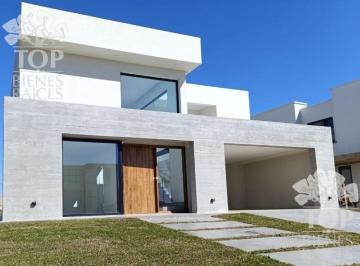 Casa · 260ha · 6 Ambientes · 2 Cocheras · Casa en Venta en Puertos, Escobar, G. B. a. Zona Norte