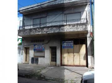 Casa · 150m² · 6 Ambientes · 3 Cocheras · Venta Vivienda Para Dos Familias con Entrada de Vehiculos
