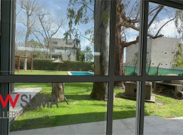 Casa · 250m² · 4 Ambientes · 2 Cocheras · Casa en Venta en Barrio Cerrado Hudson - El Carmencito