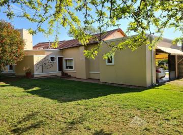 Casa · 258m² · 4 Ambientes · 2 Cocheras · Casa en Venta - B° Golf - Villa Allende - Córdoba