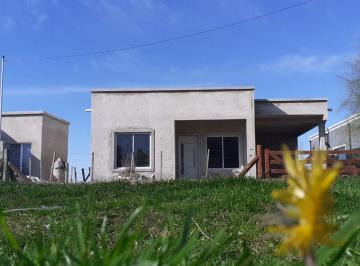 Casa · 90m² · 3 Ambientes · 1 Cochera · Venta Urgente Casa Retasada en Domselaar Chico