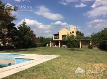 Casa · 180m² · 2 Ambientes · 2 Cocheras · Casa en Venta Chacras de La Villa