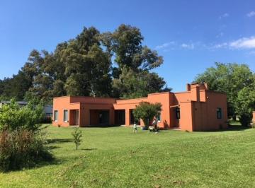 Casa · 150m² · Casa en Venta Lobos Country Club