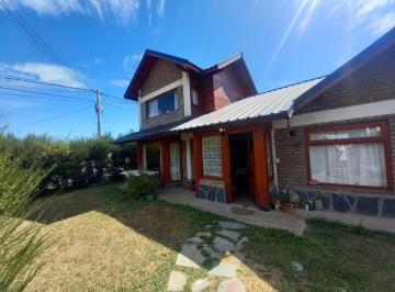 Casa de 11 ambientes, El Bolsón · Casa de 4 Dorm. en El Bolsón - B° Arrayanes