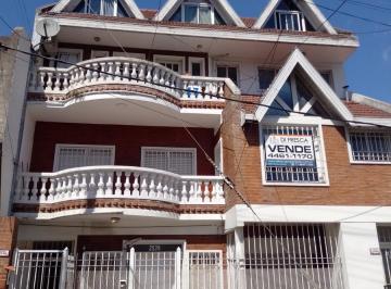 Departamento · 59m² · 3 Ambientes · Departamento de 3 Amb. Amplios con Balcon Al Frente