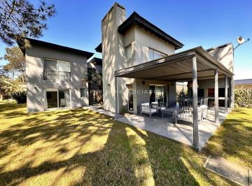 Foto1 · Casa en Venta de 5 Dorm. en Pinar del Faro