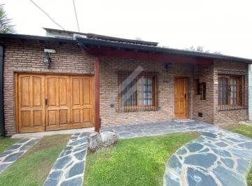 Casa · 160m² · 4 Ambientes · 2 Cocheras · Casa Chalet en Venta en Benavidez, Tigre, G. B. a. Zona Norte