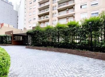 Acceso Principal · Excelente Departamento en Torre • Tres Ambientes con Cochera • Almagro
