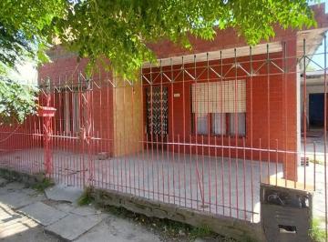 Casa · 165m² · 8 Ambientes · 1 Cochera · Venta 3 Casas en Block B. Las Américas